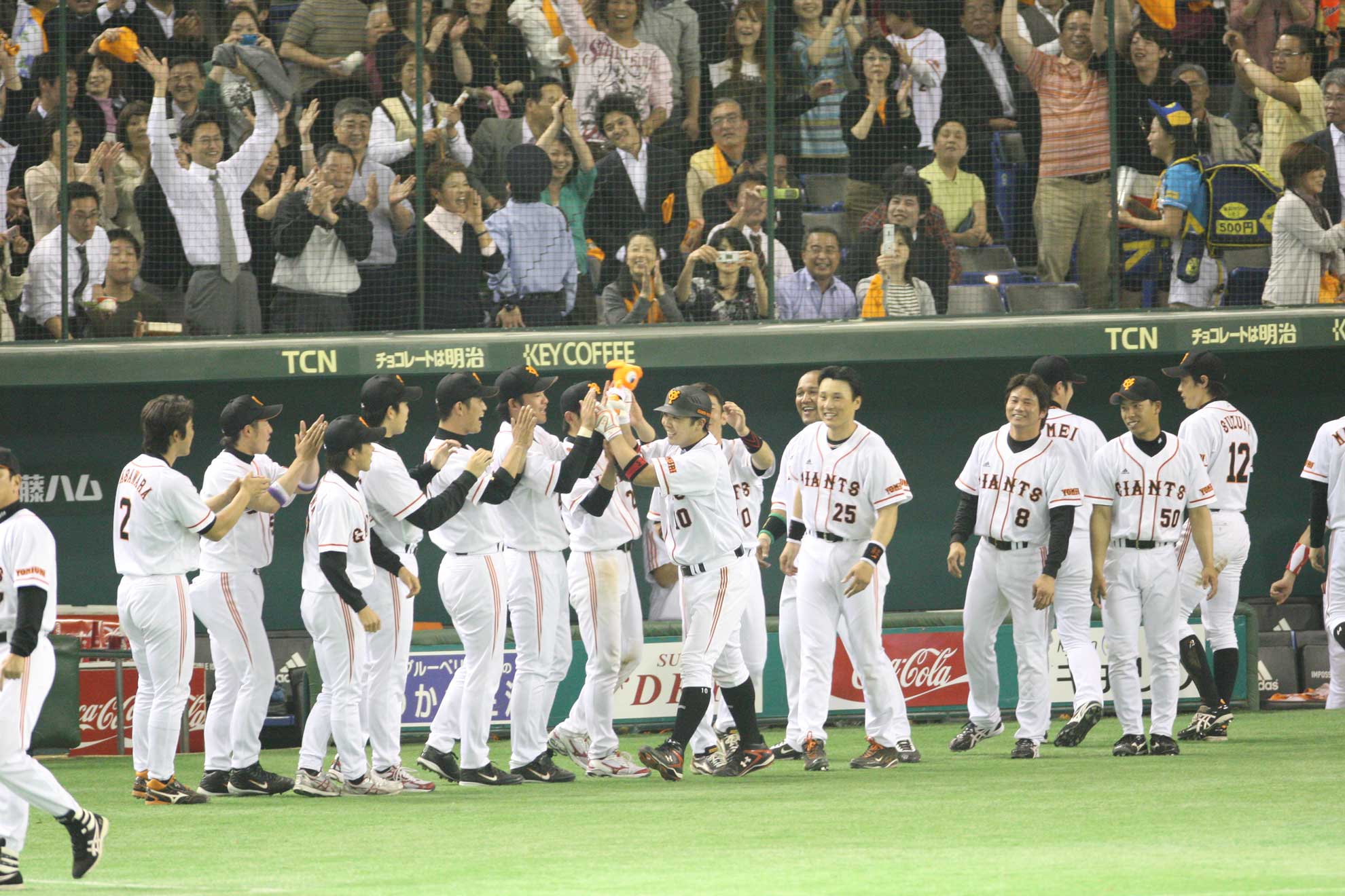 巨人】「導けよ永久に」～阿部慎之助が描いた400の放物線～ : スポーツ報知